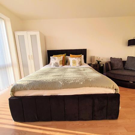 Contemporary Modern Studio Apartment - City Centre Birmingham Exteriör bild